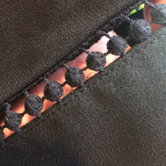 Stella & Dot Kimono Sleeve W/ Lace Cut Outs Top - Picture 5 of 8